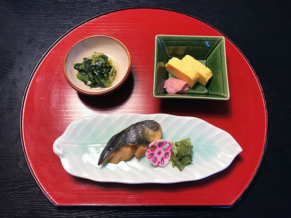 魚幽庵焼き、だし巻きたまご、ほうれん草のお浸し